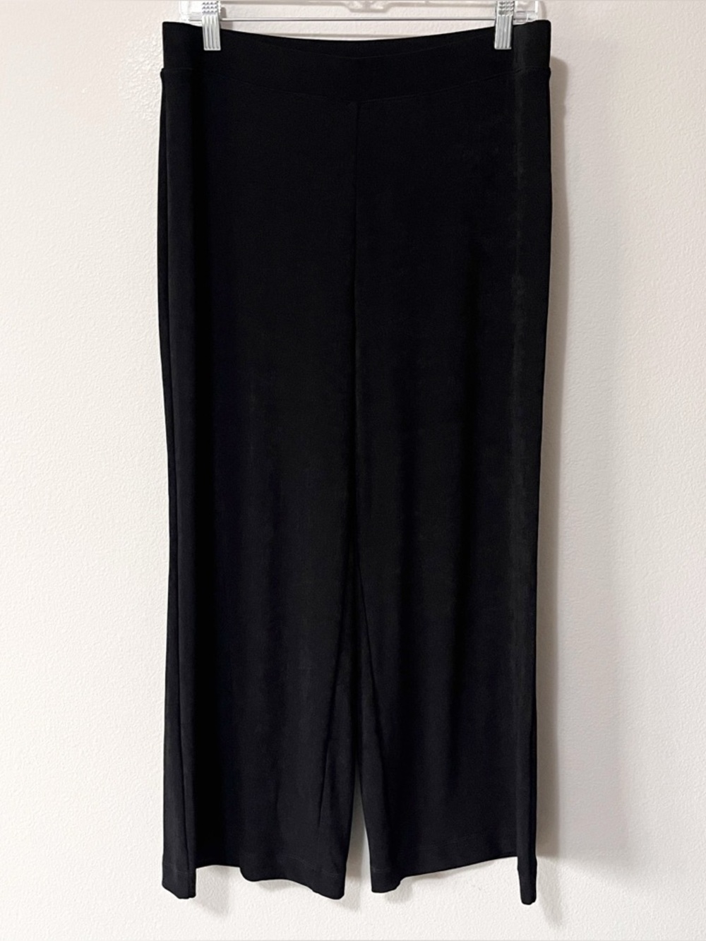 Chico's Travelers No Tummy Cropped Pull-On Pants Black Size 1 = Medium Highrise - Picture 4 of 9